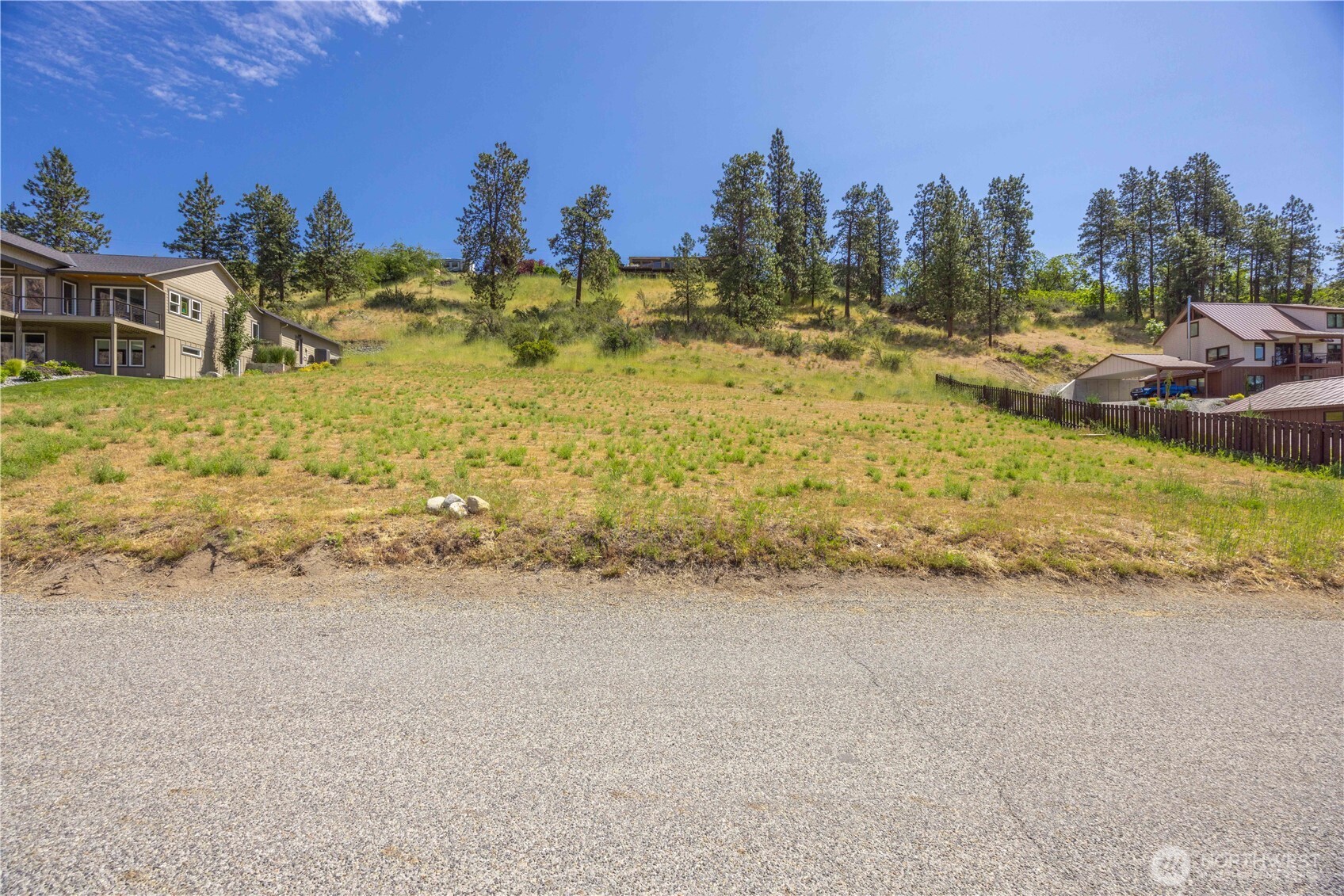 2870 Lakeshore Drive