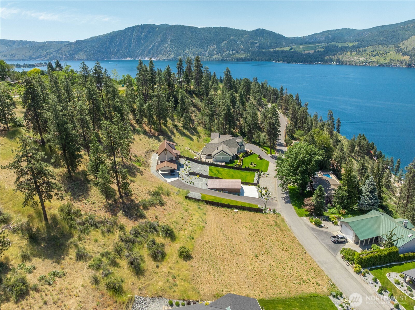 2870 Lakeshore Drive