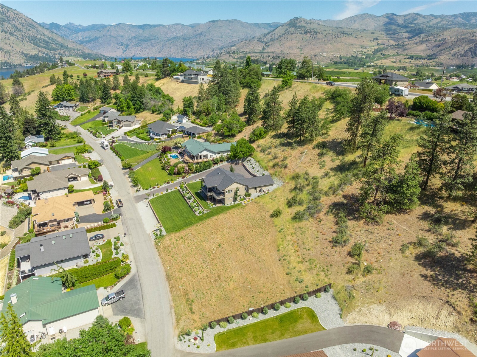 2870 Lakeshore Drive