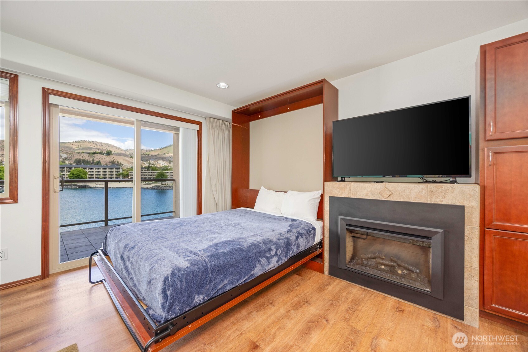 322 W Woodin Avenue Unit: 632