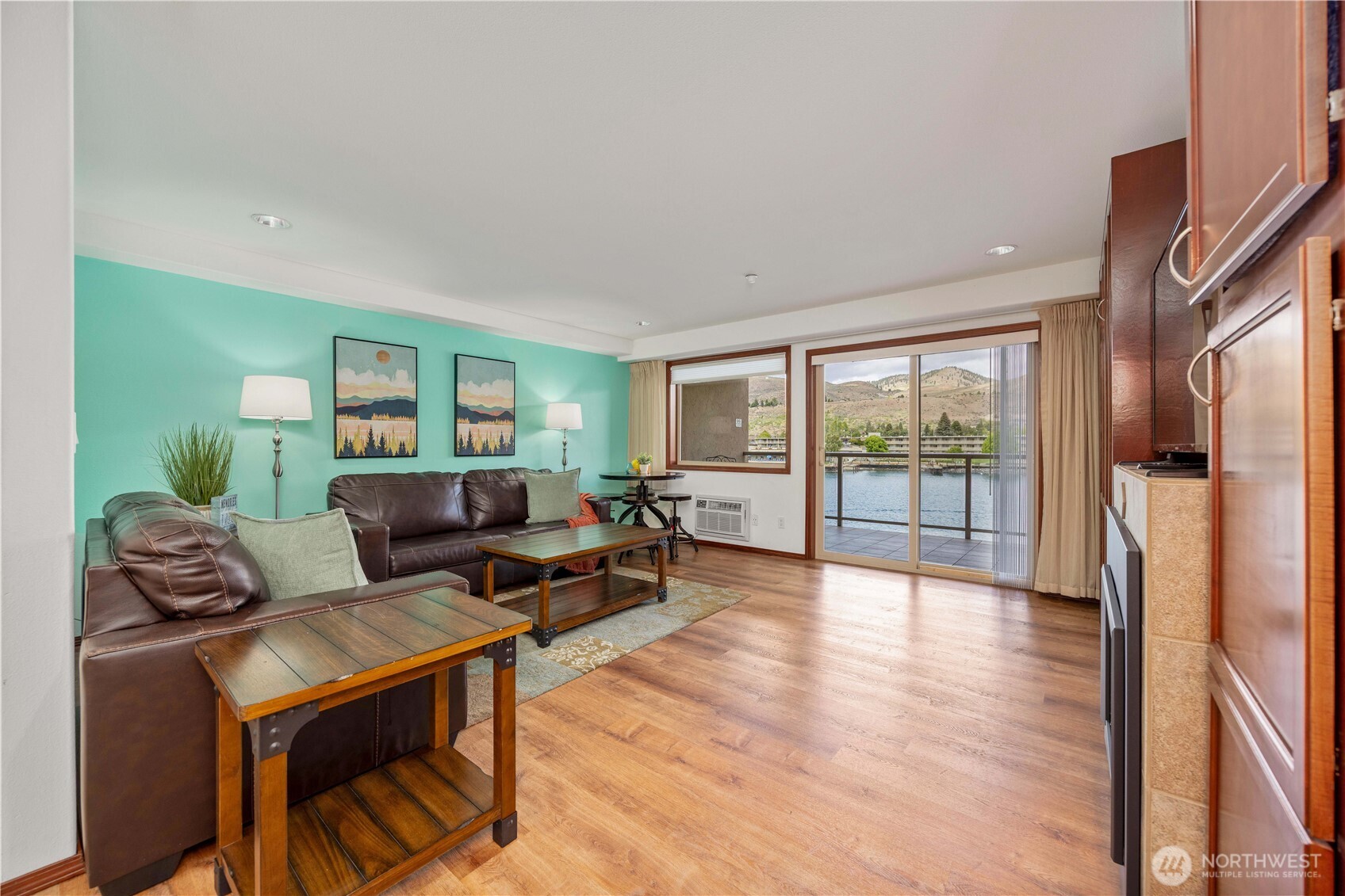 322 W Woodin Avenue Unit: 632