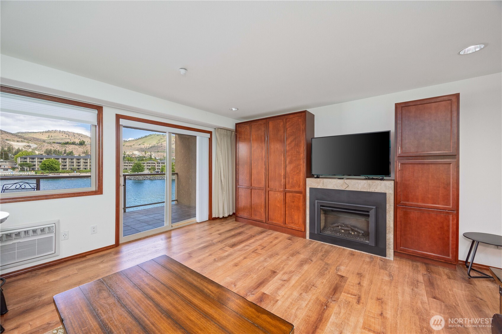 322 W Woodin Avenue Unit: 632