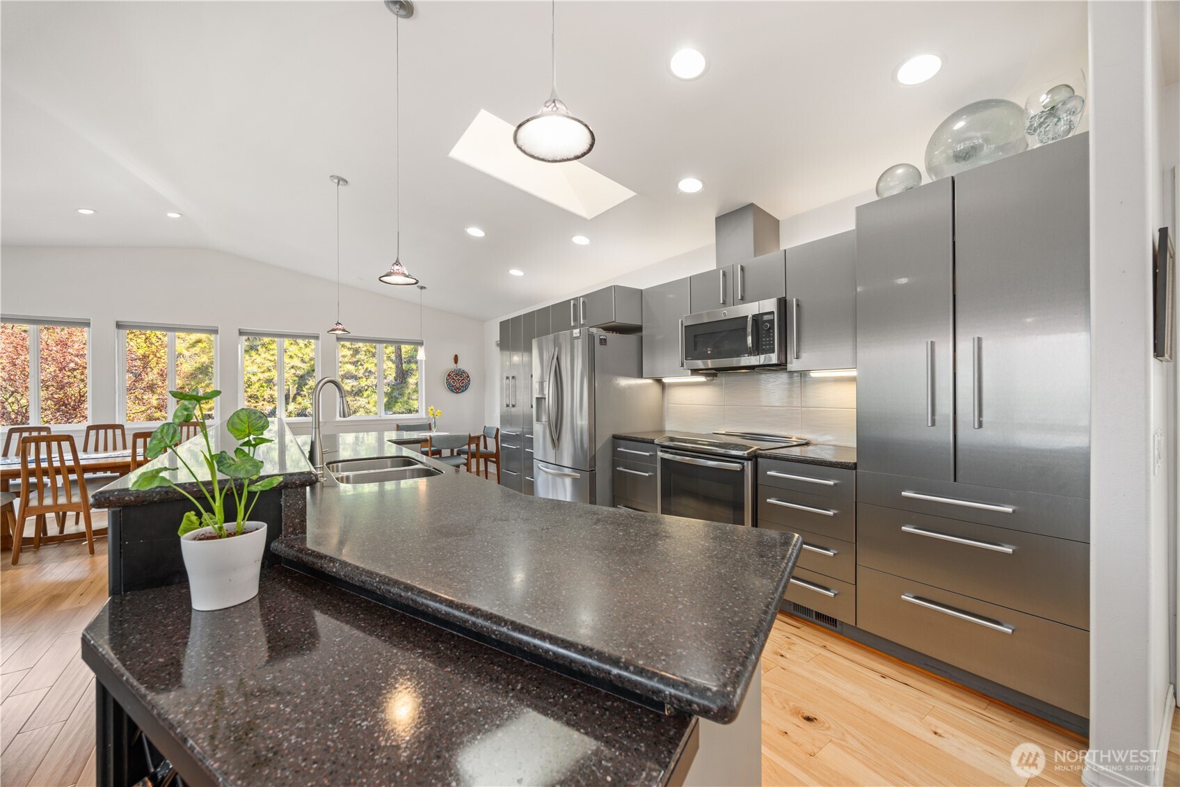 7379 Ridgeview Drive