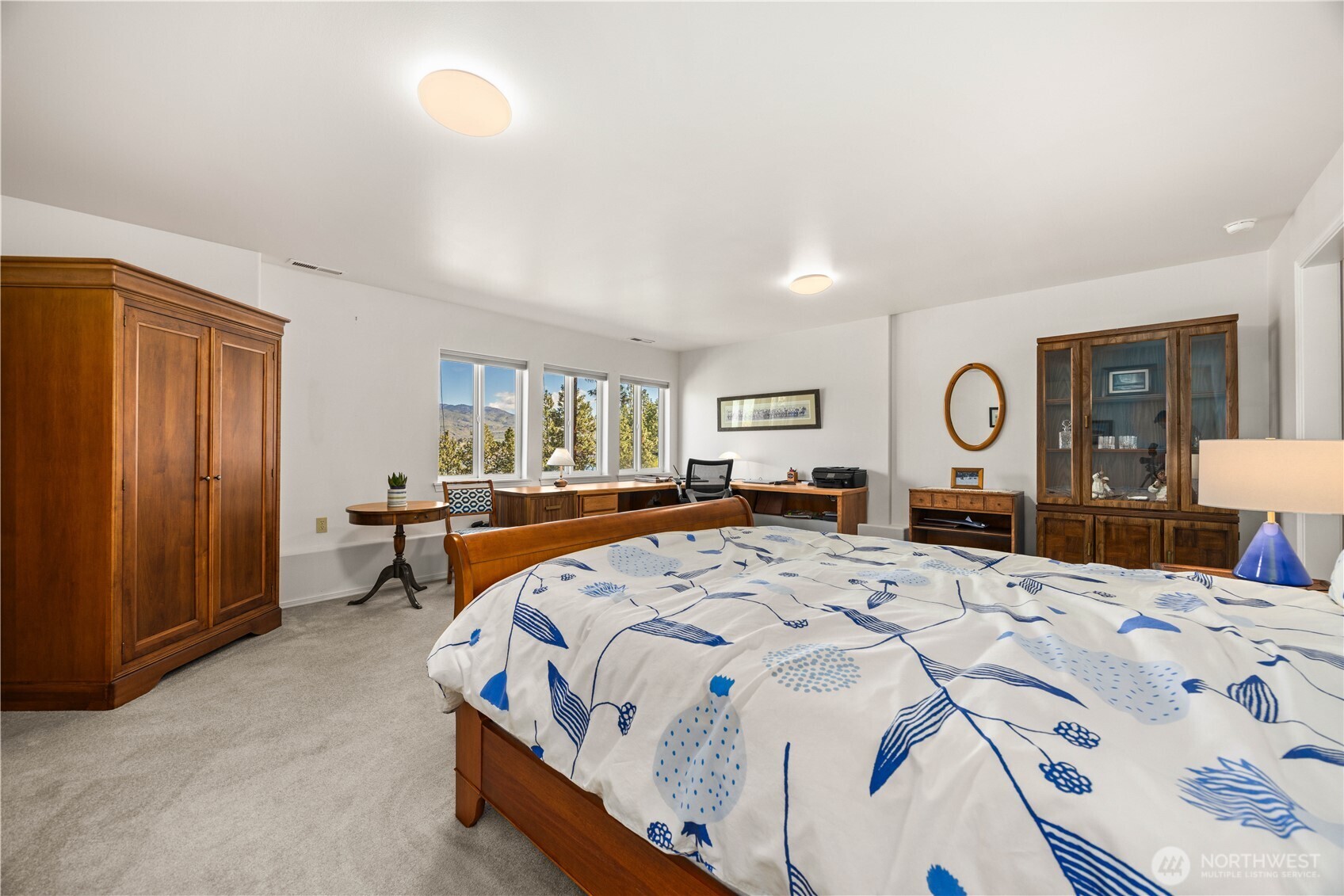 7379 Ridgeview Drive