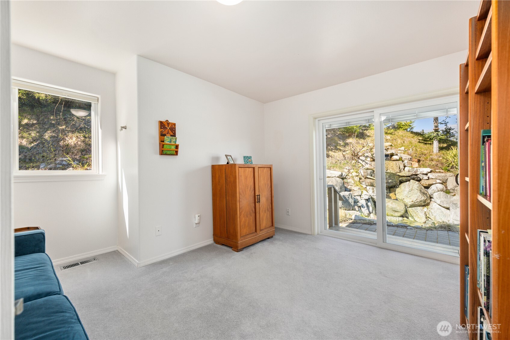 7379 Ridgeview Drive