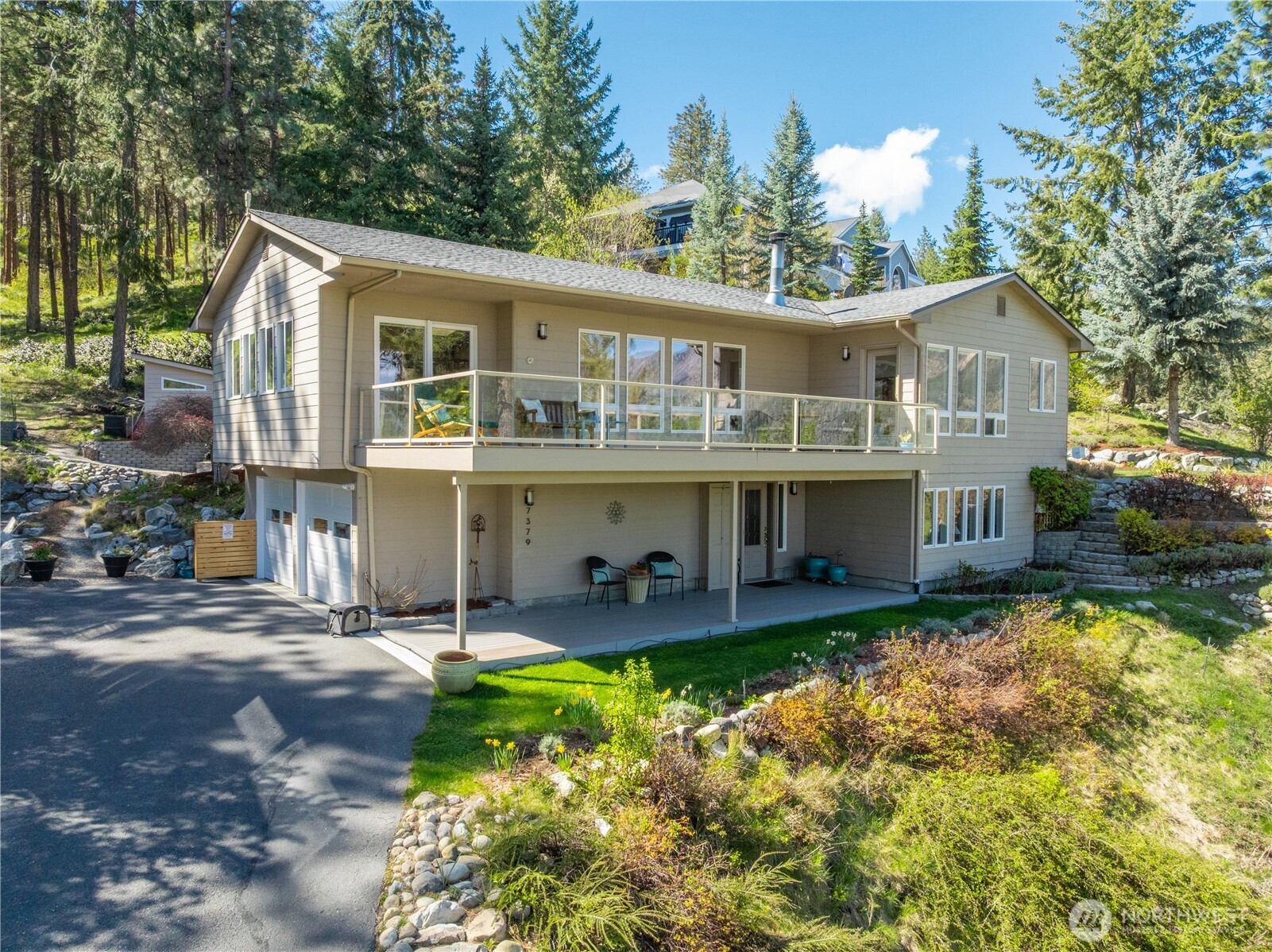 7379 Ridgeview Drive