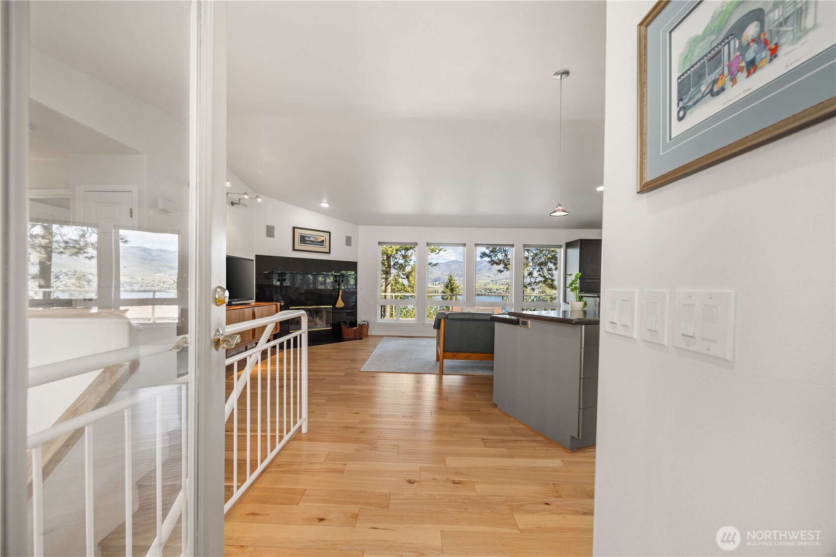 7379 Ridgeview Drive