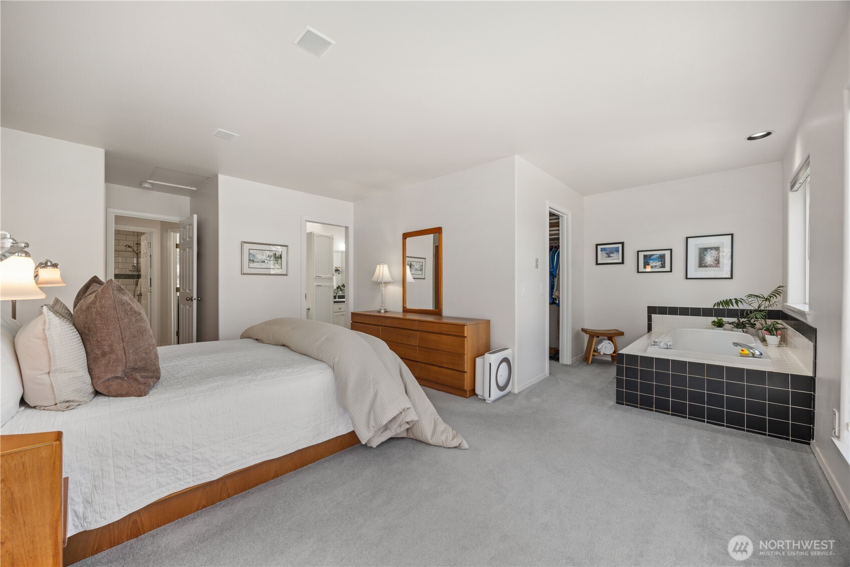 7379 Ridgeview Drive