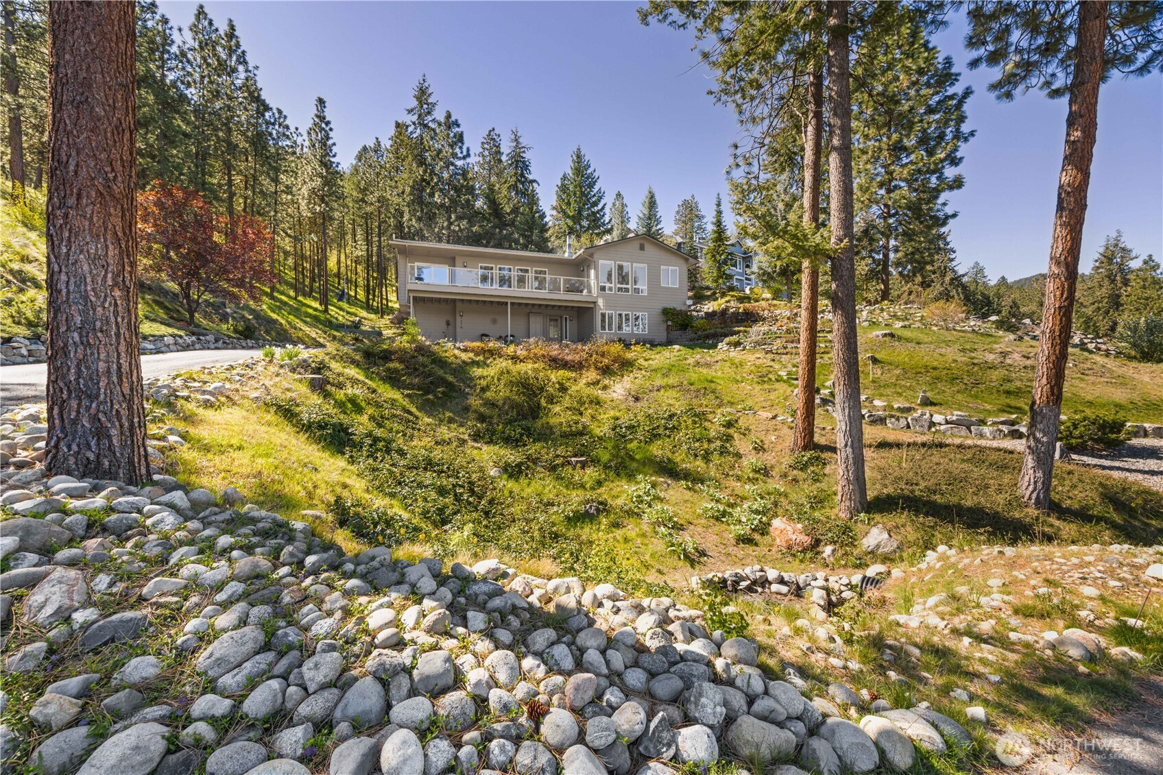 7379 Ridgeview Drive