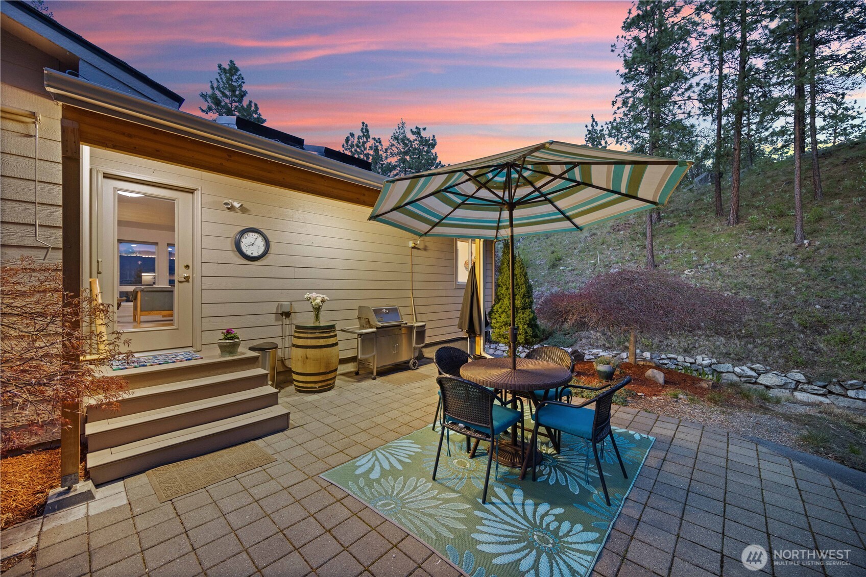 7379 Ridgeview Drive