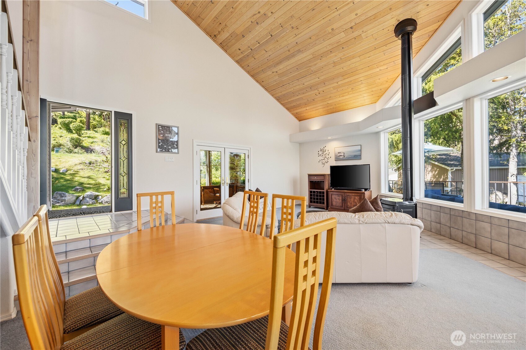 7420 Navarre Drive