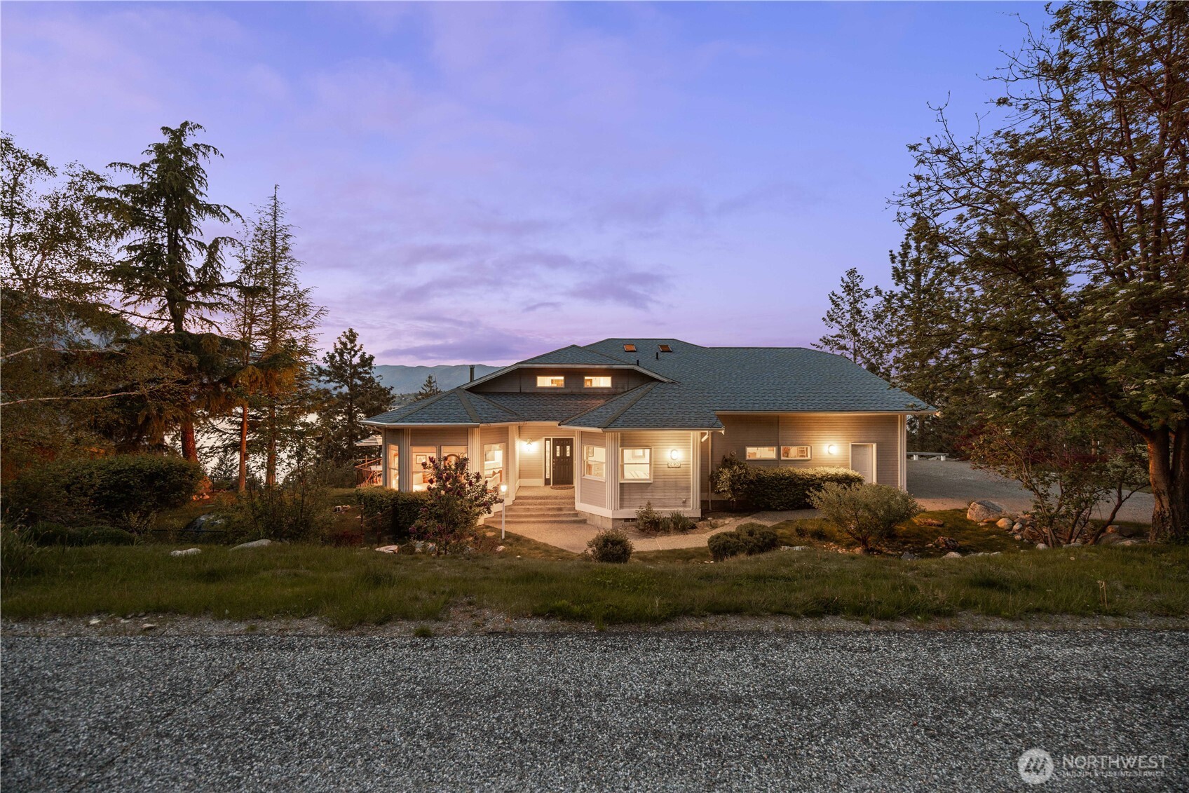 7420 Navarre Drive