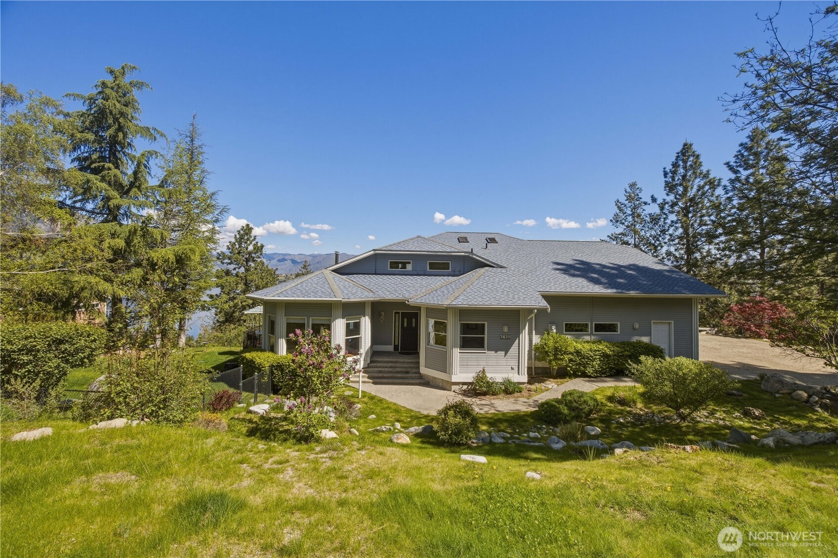 7420 Navarre Drive