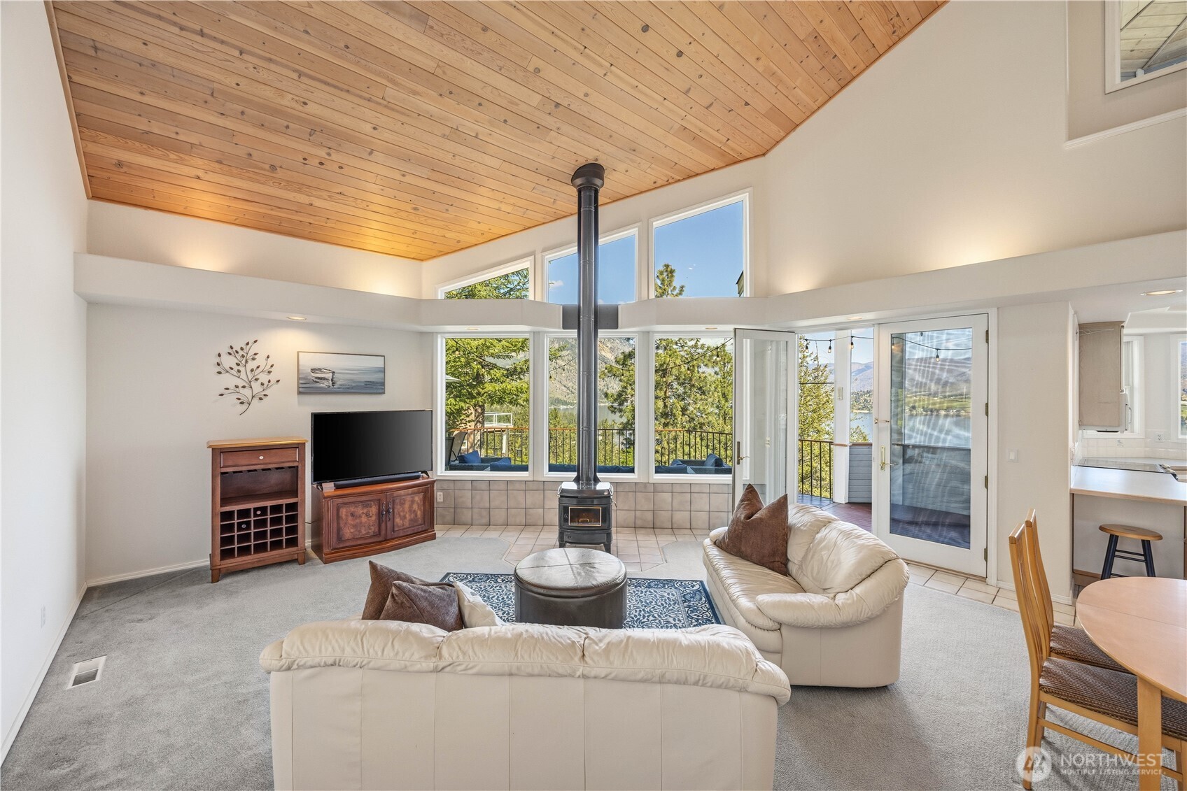 7420 Navarre Drive