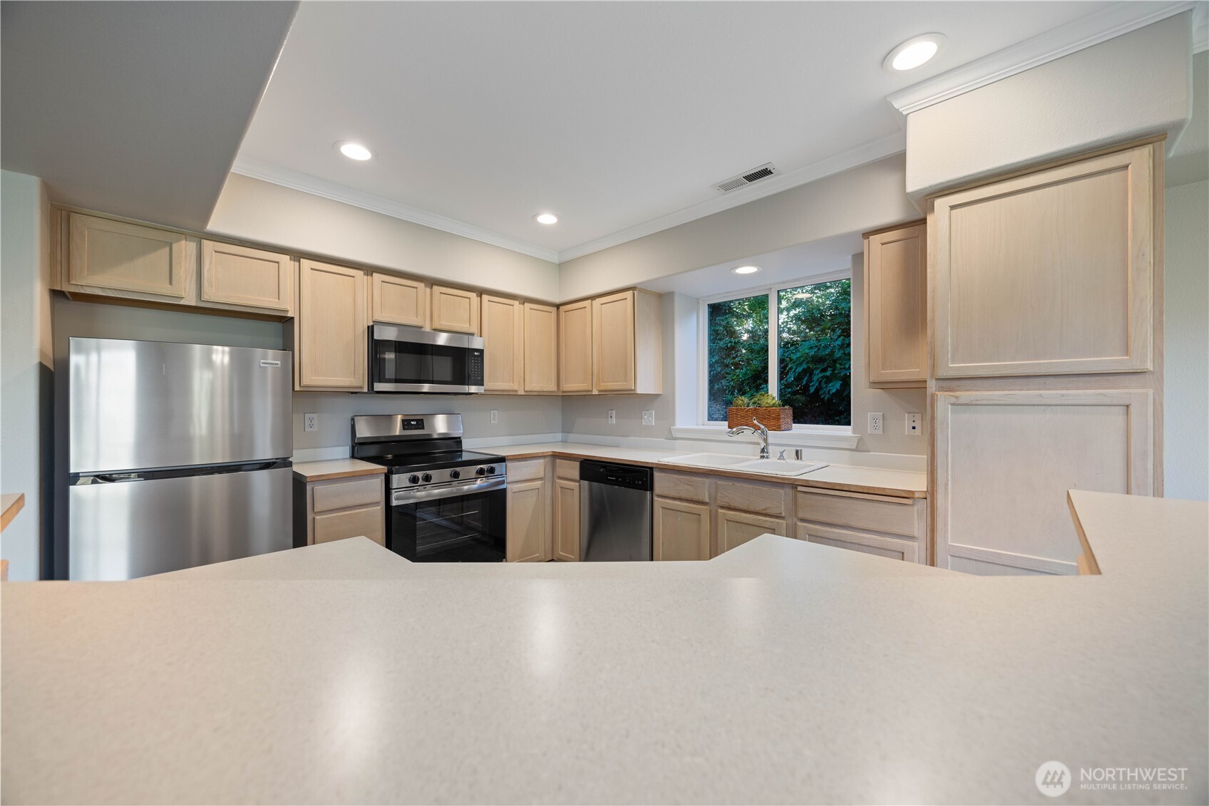 2307 W Woodin Avenue Unit: 1E