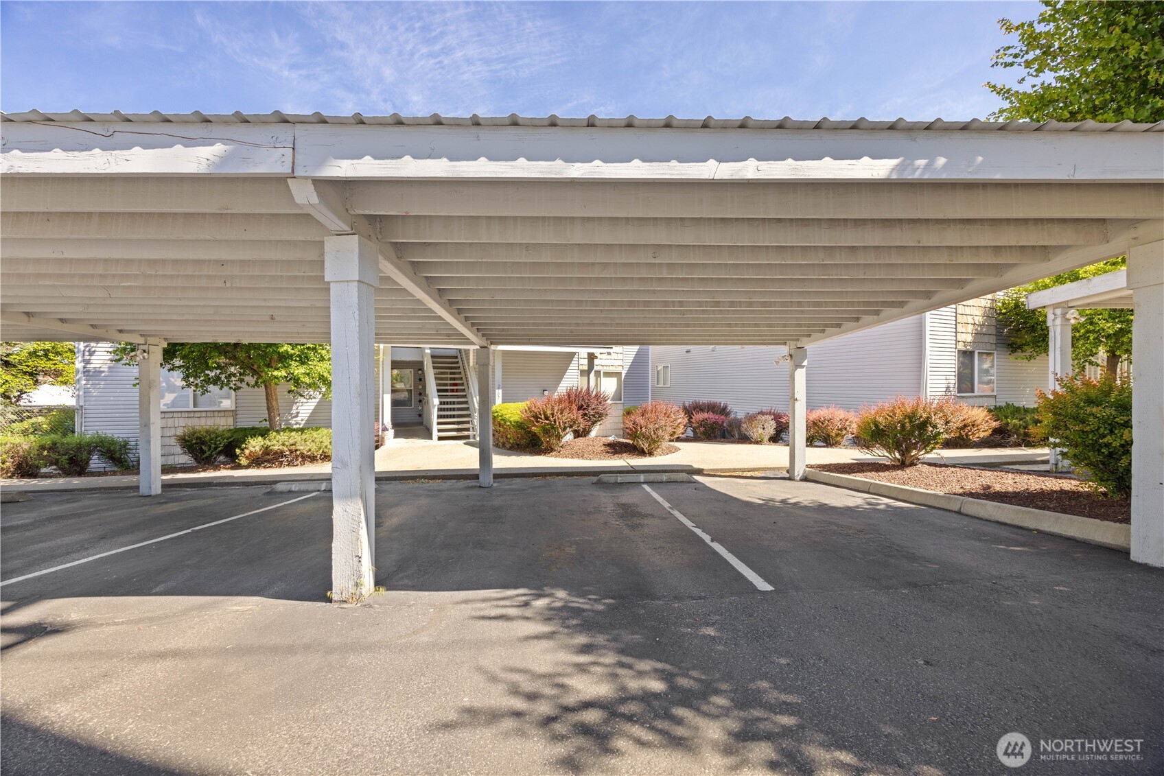2307 W Woodin Avenue Unit: 1E