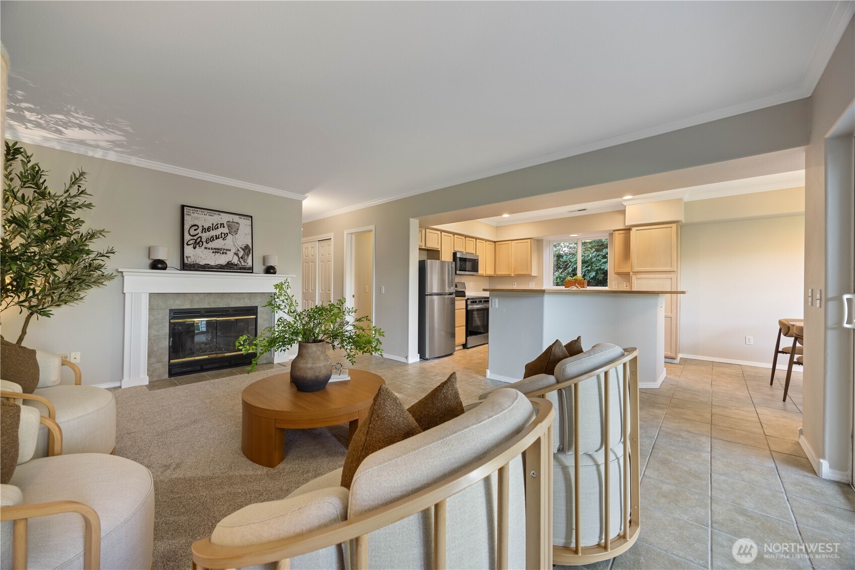 2307 W Woodin Avenue Unit: 1E