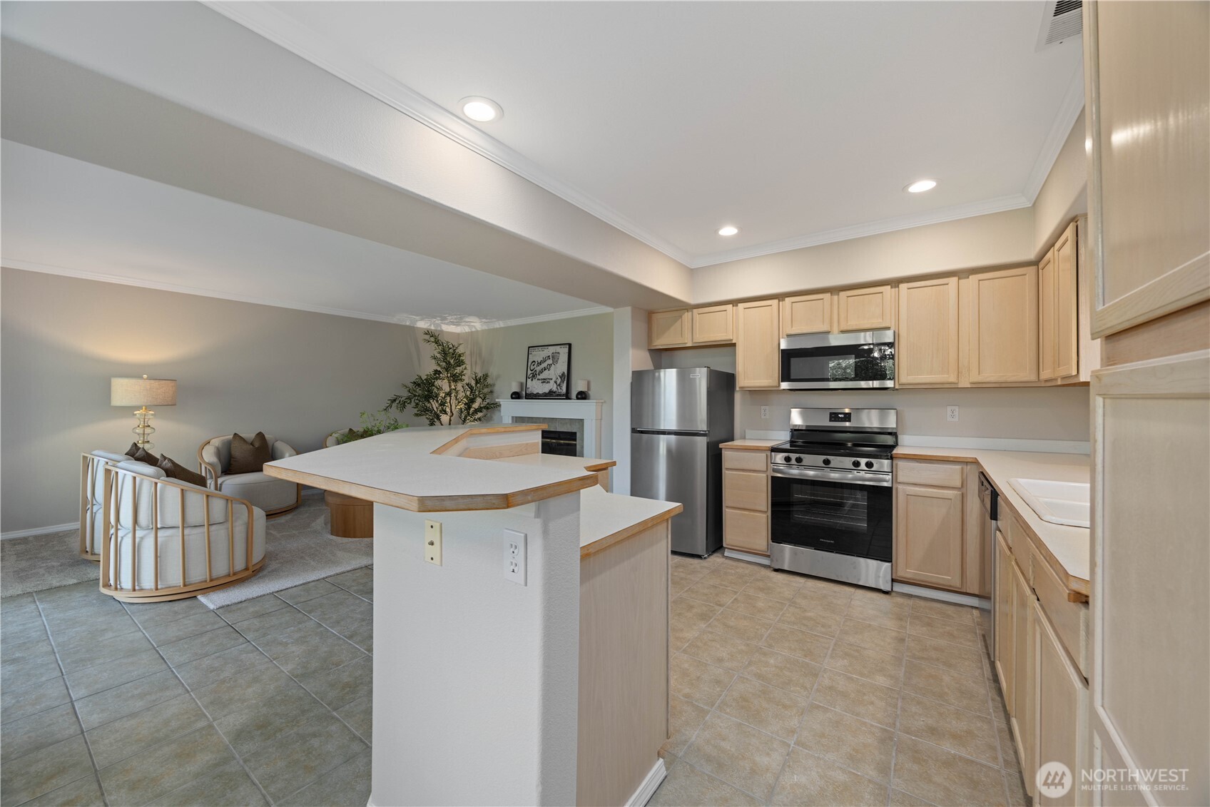2307 W Woodin Avenue Unit: 1E