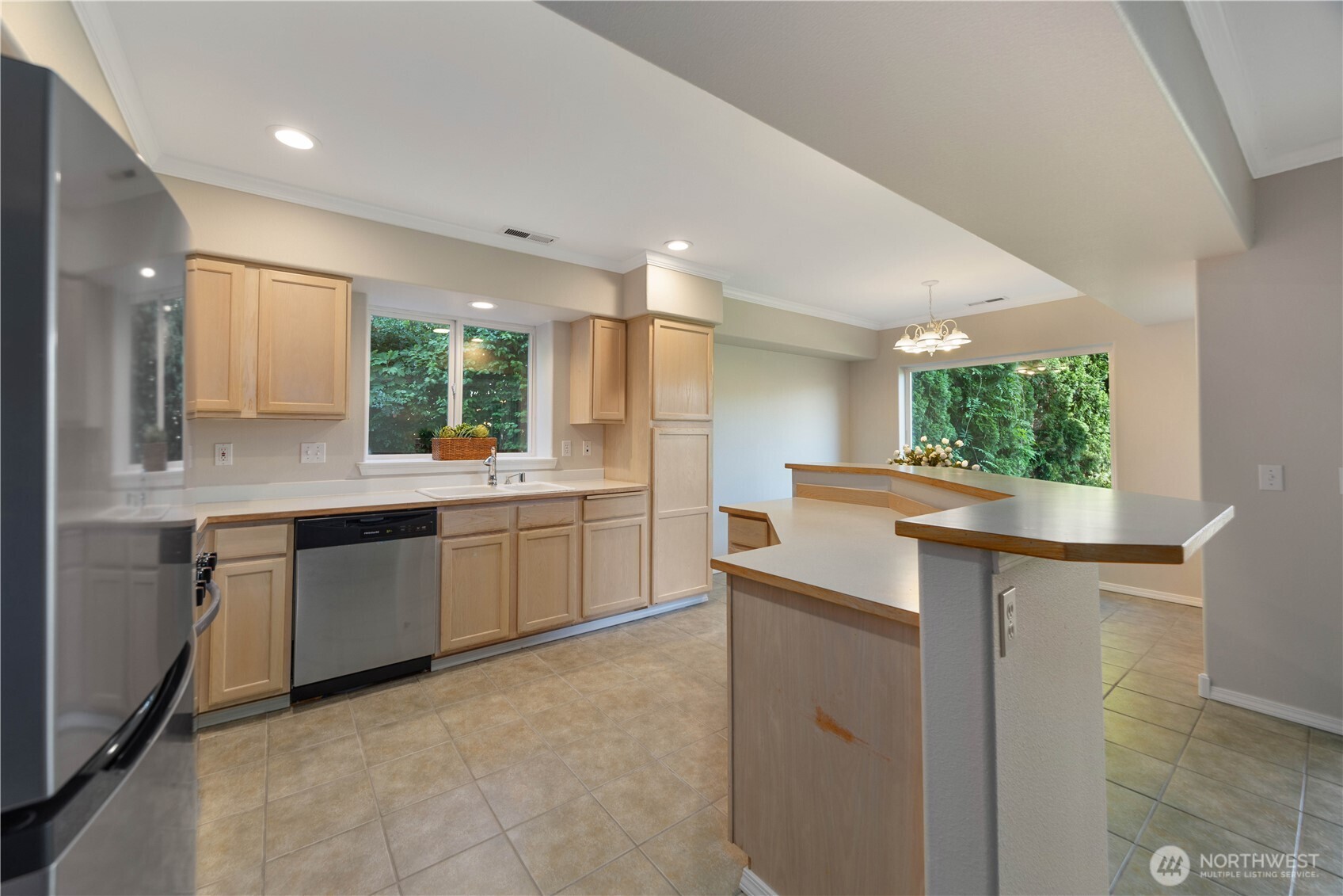 2307 W Woodin Avenue Unit: 1E