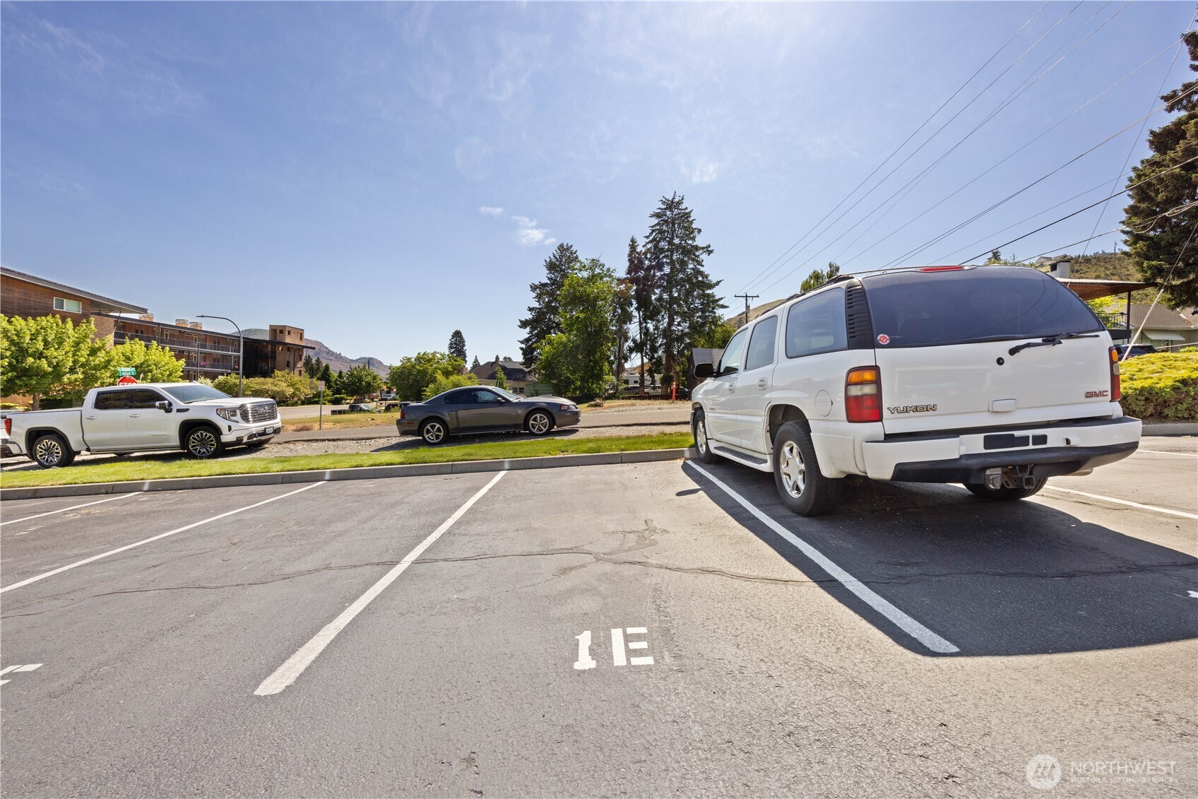 2307 W Woodin Avenue Unit: 1E