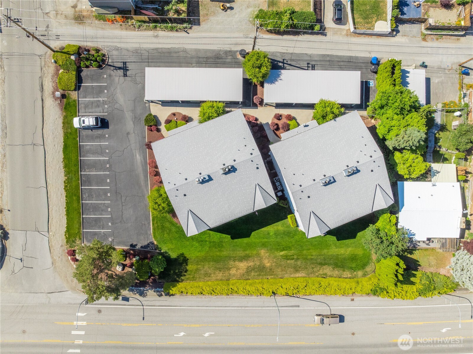 2307 W Woodin Avenue Unit: 1E