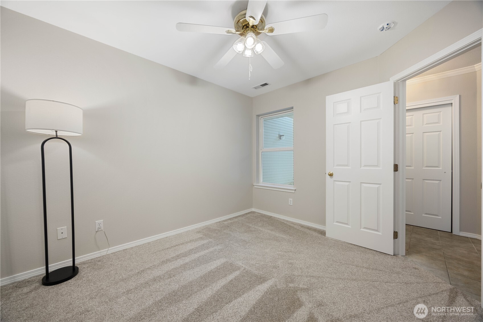2307 W Woodin Avenue Unit: 1E