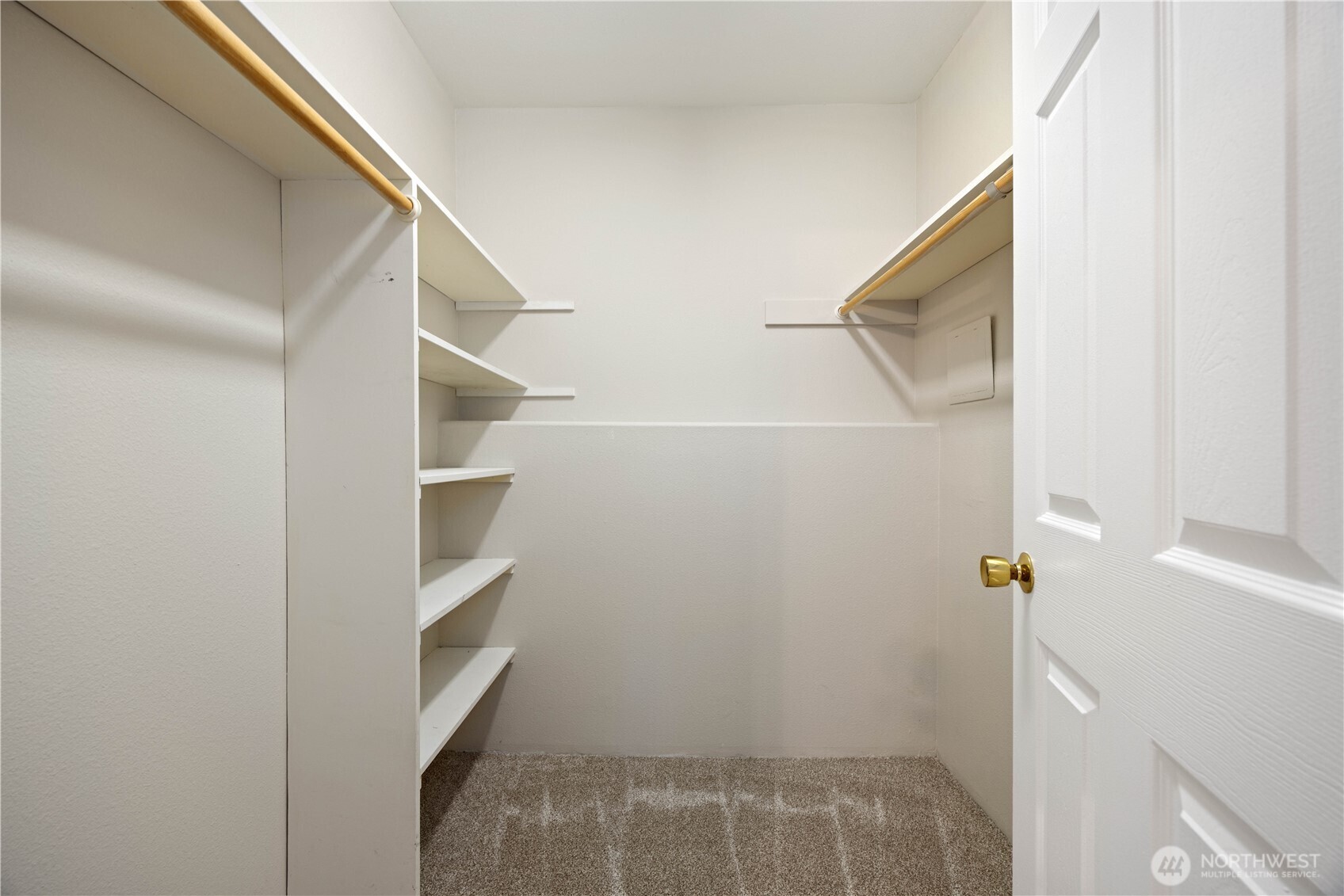 2307 W Woodin Avenue Unit: 1E
