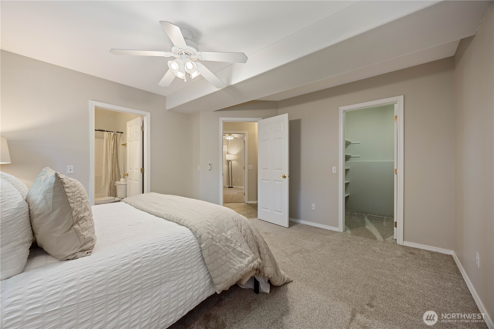 2307 W Woodin Avenue Unit: 1E