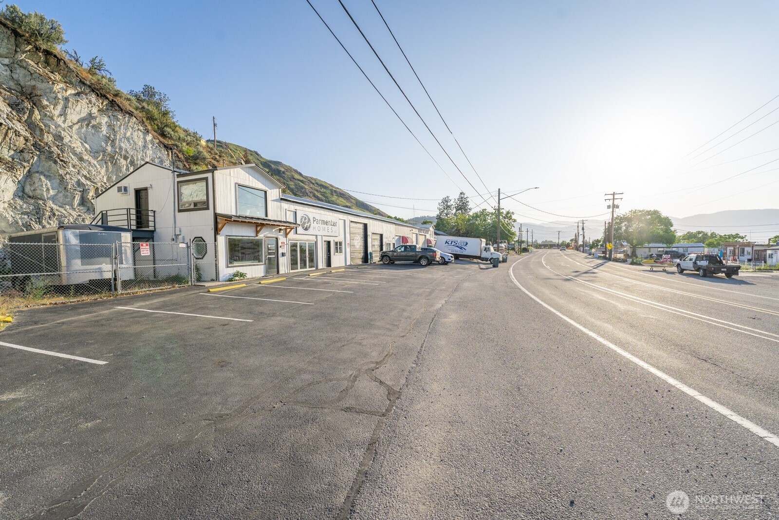 1217 W Woodin Avenue