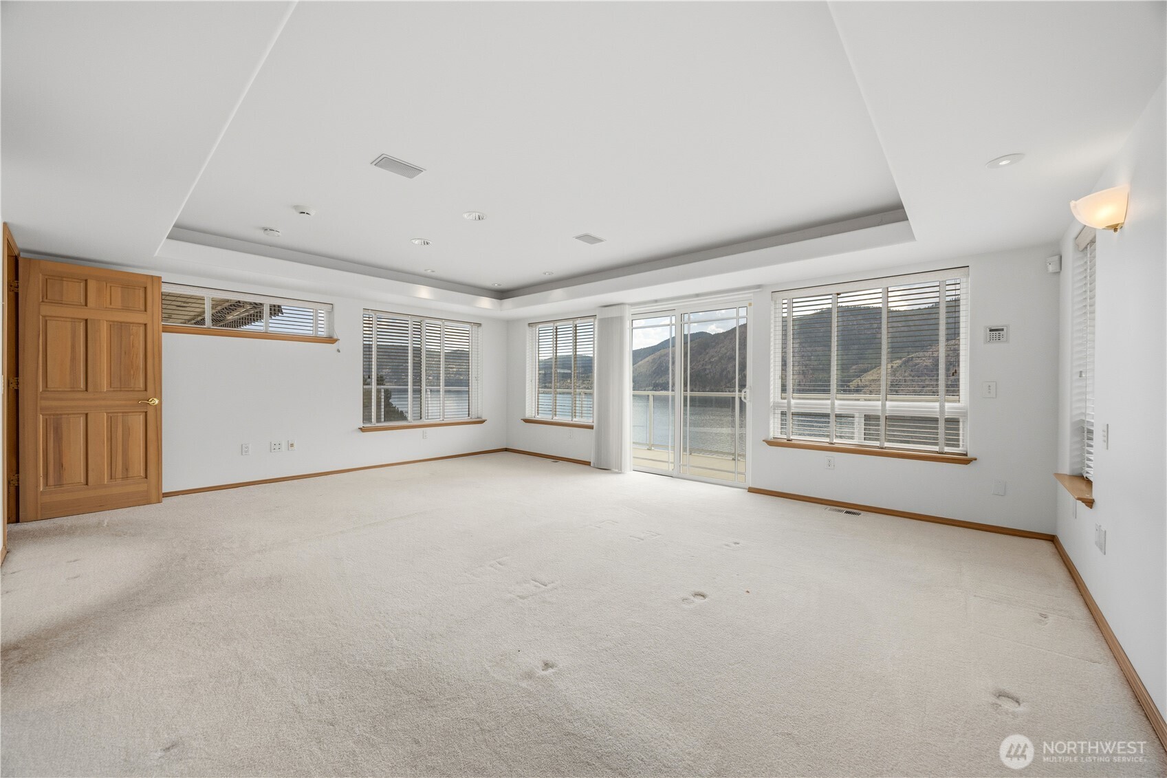 3035 Lakeshore Road