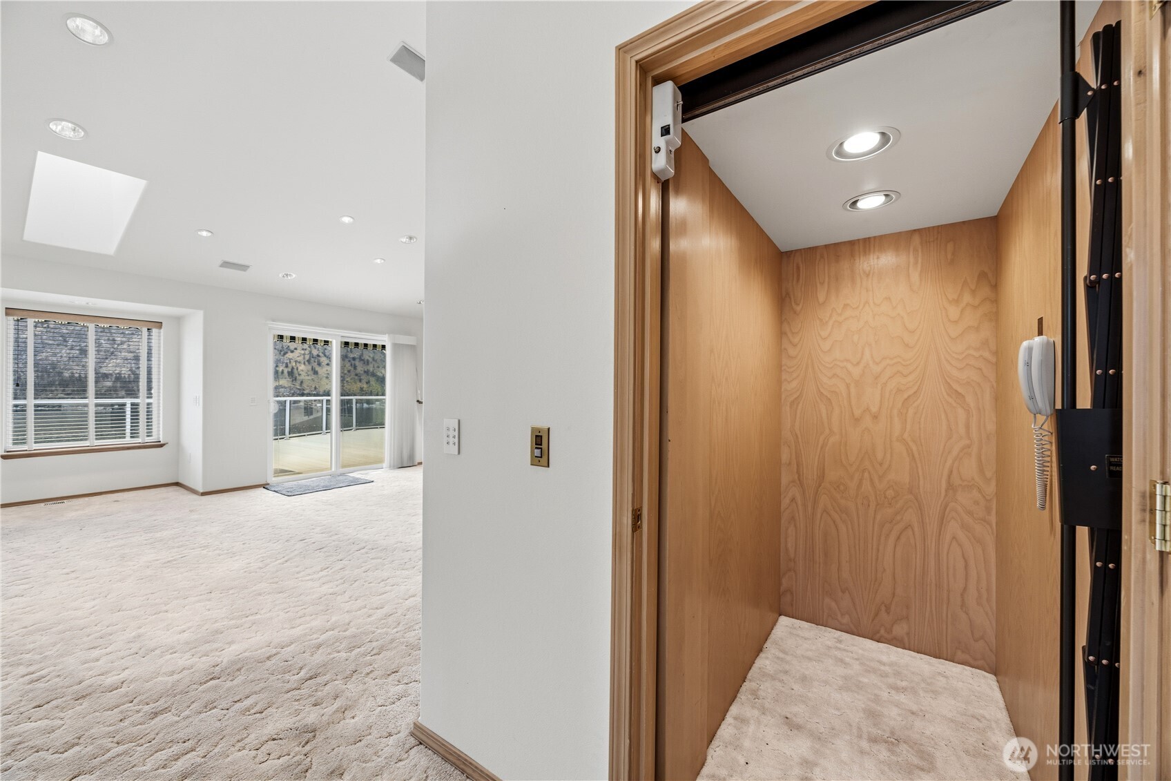 3035 Lakeshore Road