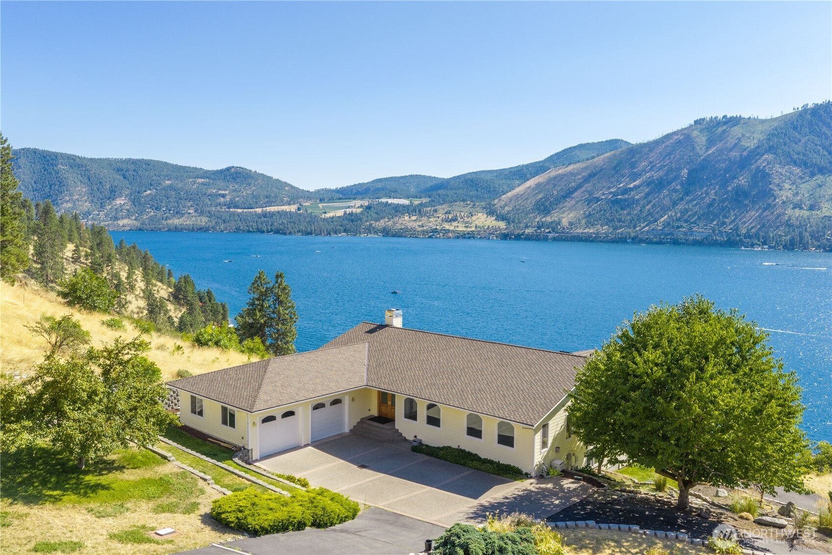 3035 Lakeshore Road