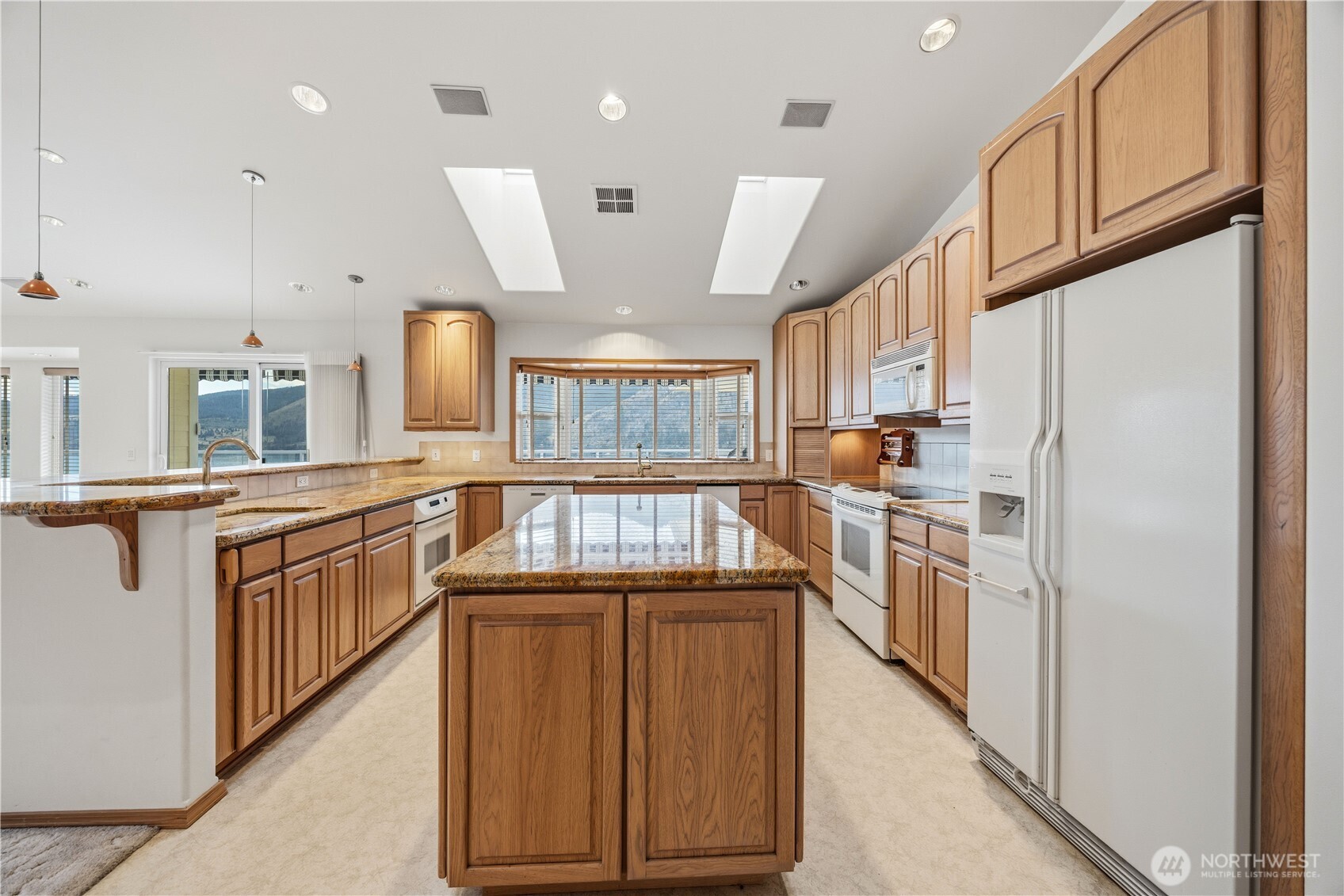 3035 Lakeshore Road