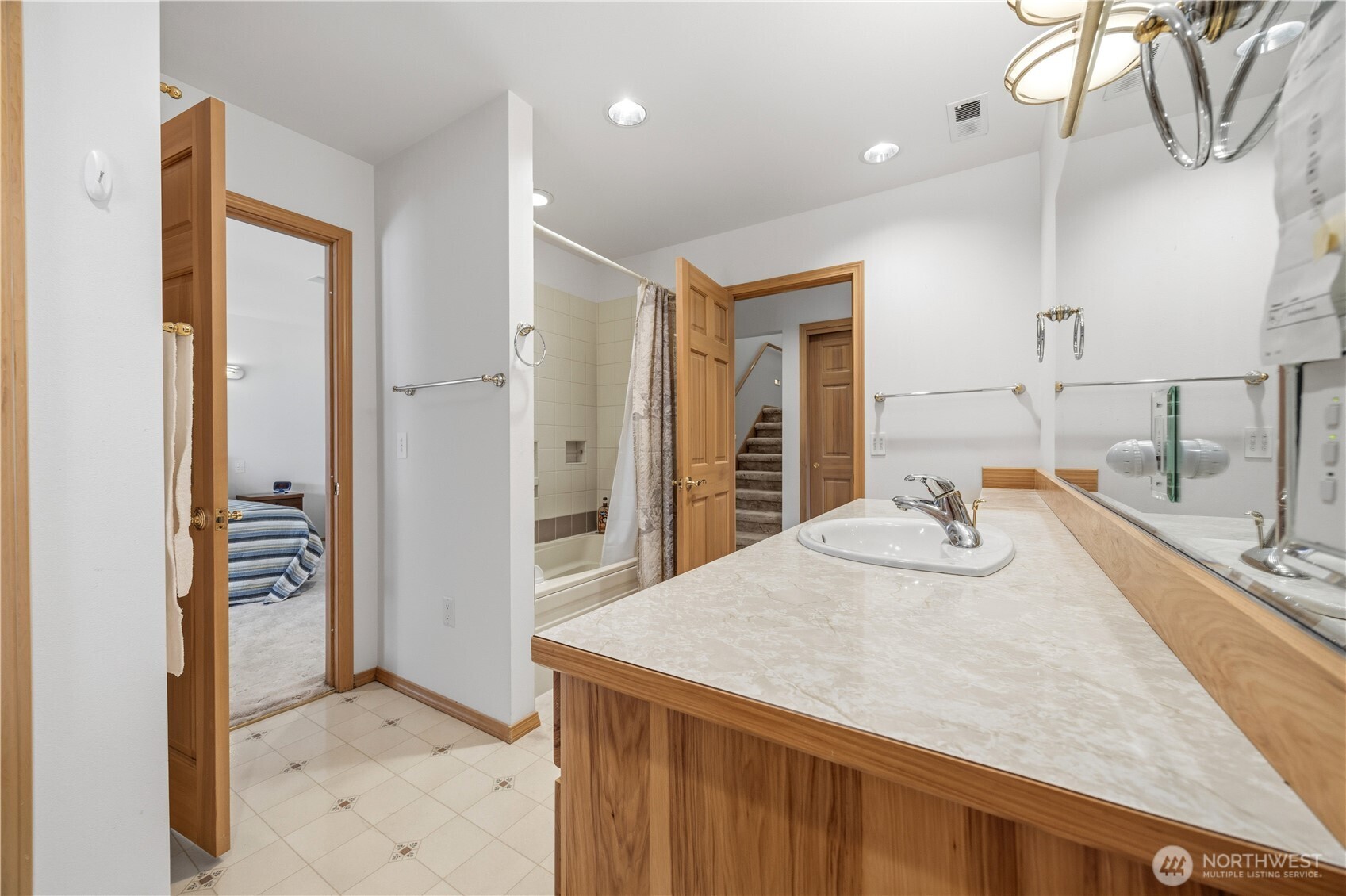 3035 Lakeshore Road