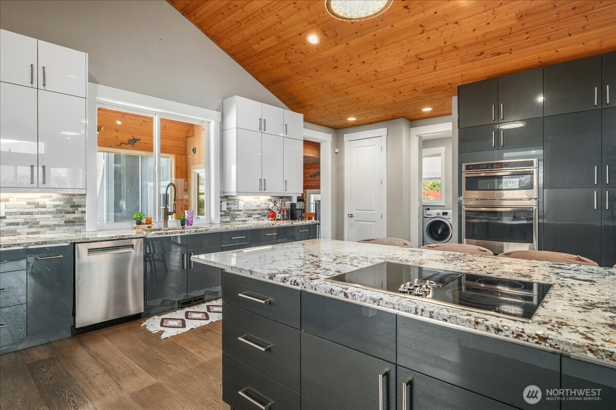 750 Lakeshore Drive