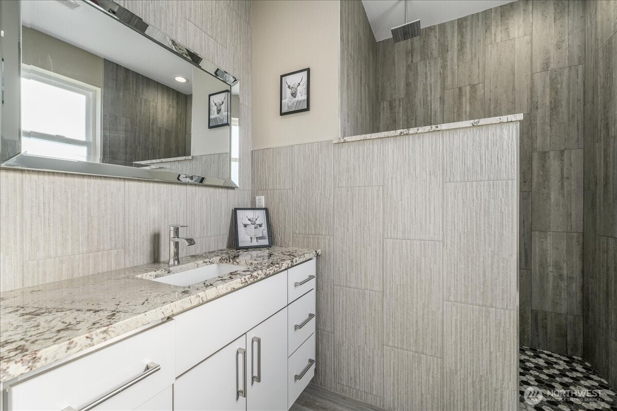 750 Lakeshore Drive