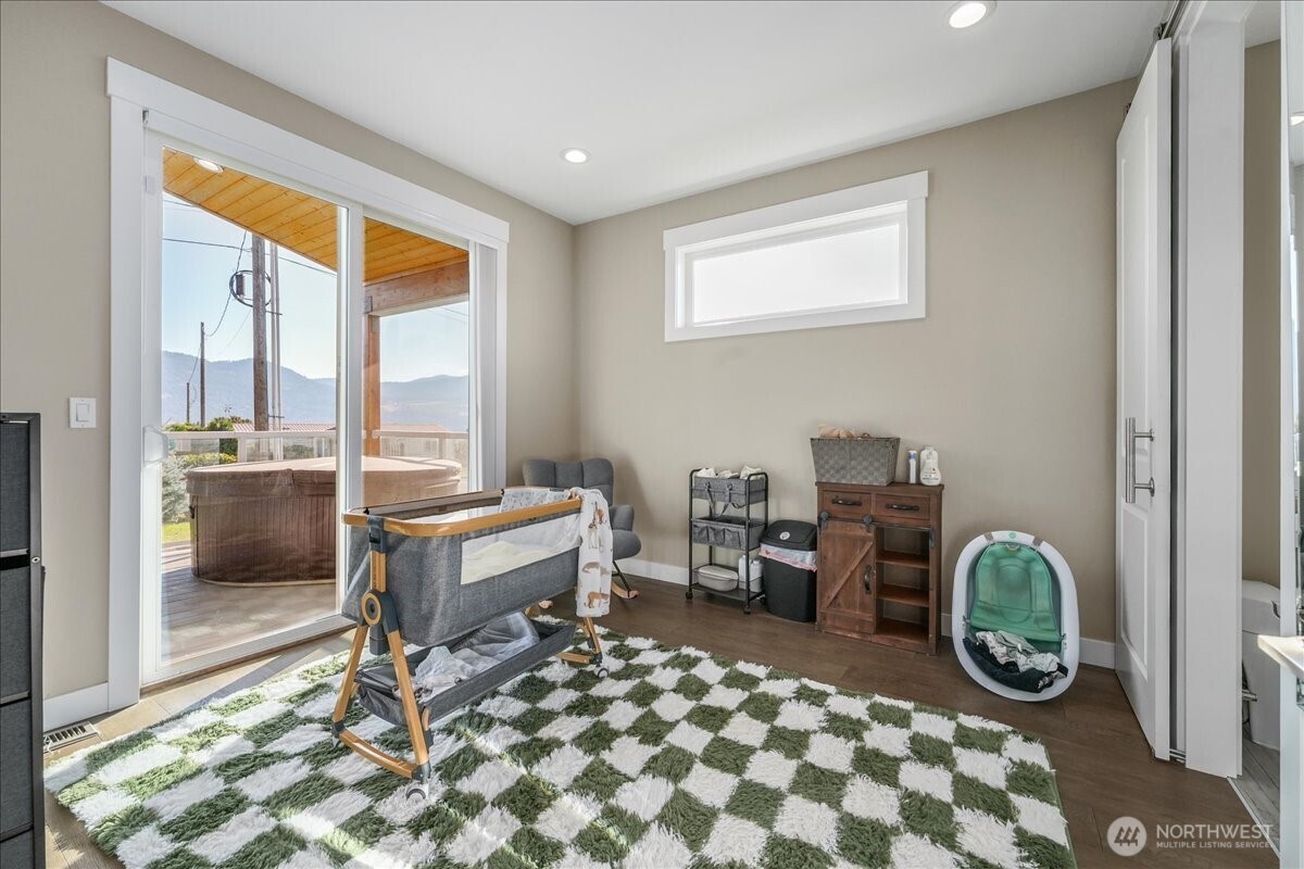 750 Lakeshore Drive
