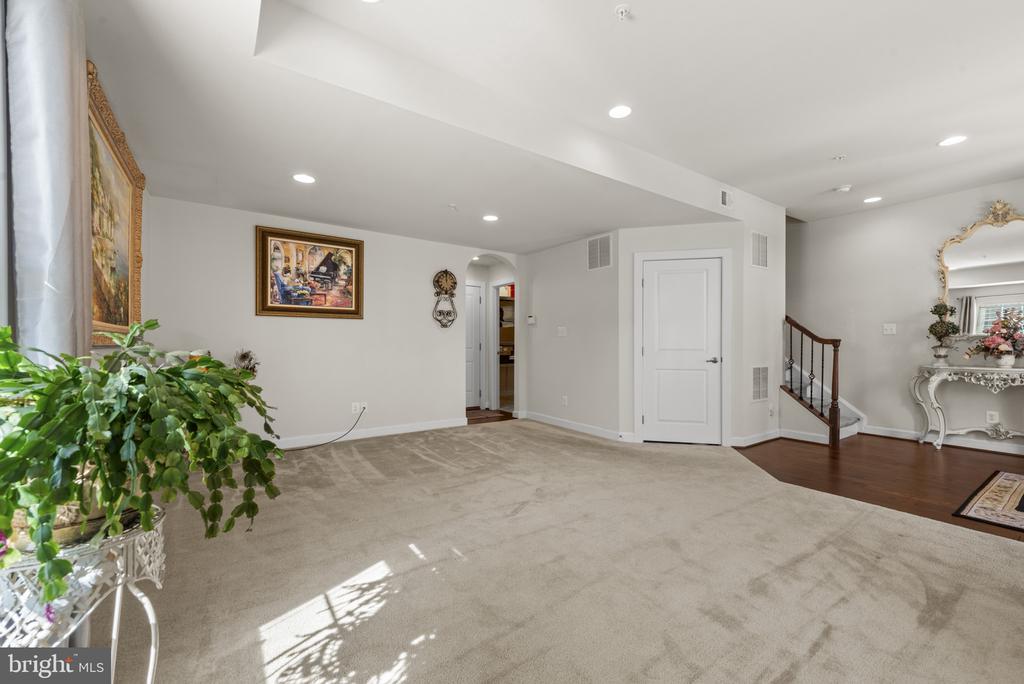 8700 SPRINGVALE DRIVE