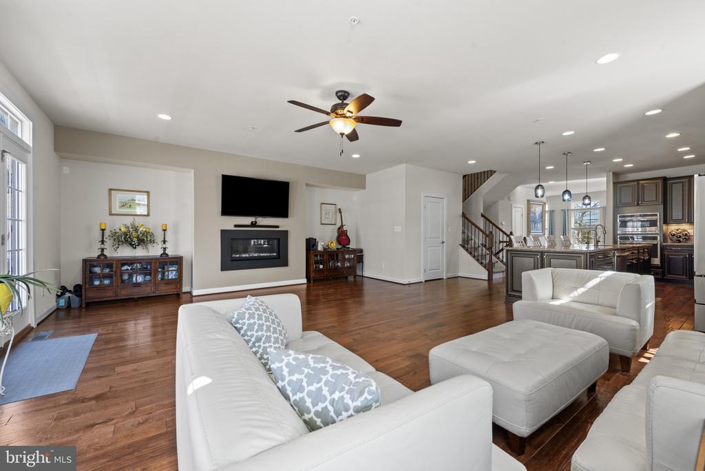 8700 SPRINGVALE DRIVE