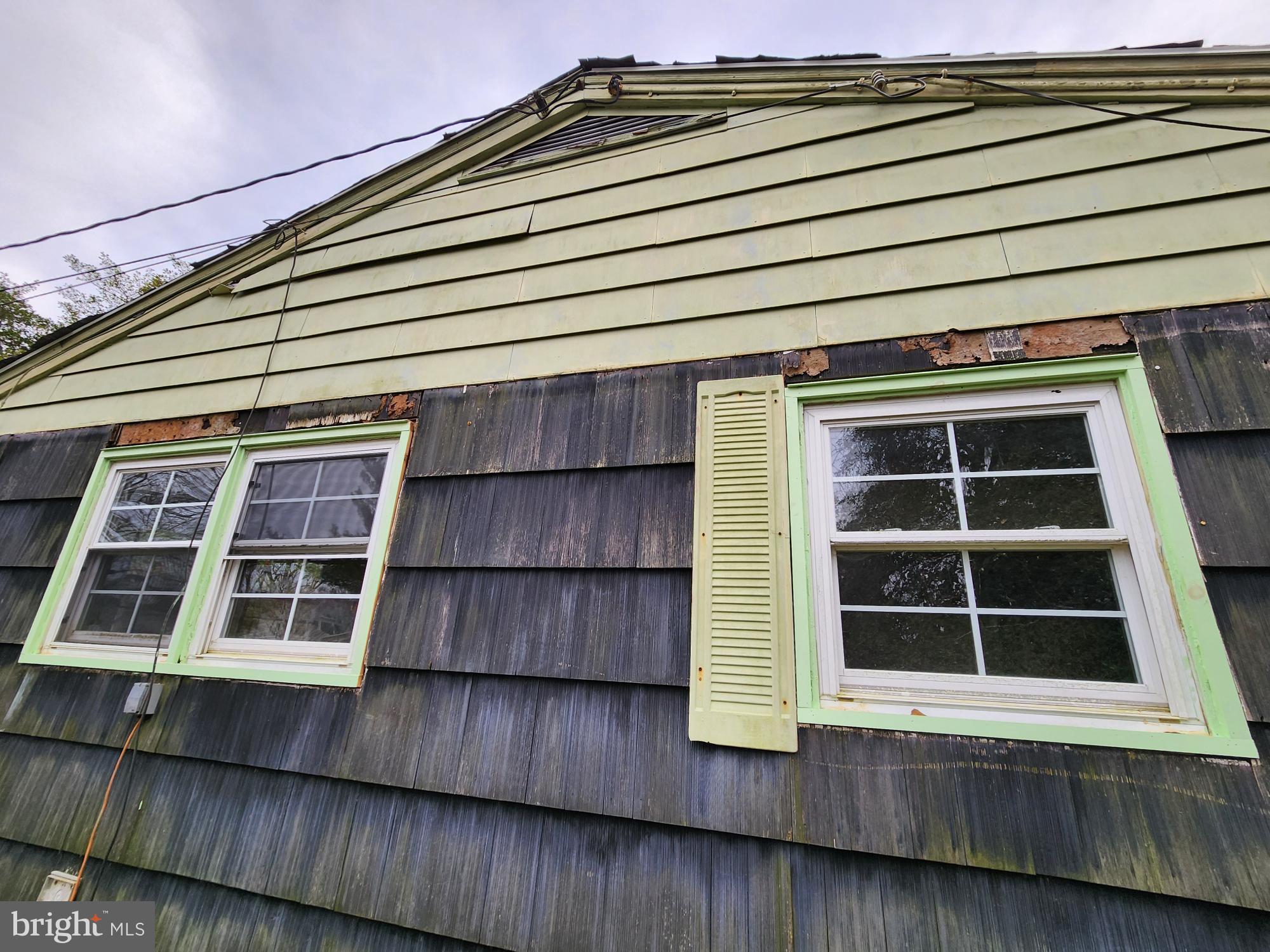 218 POTOMAC AVENUE
