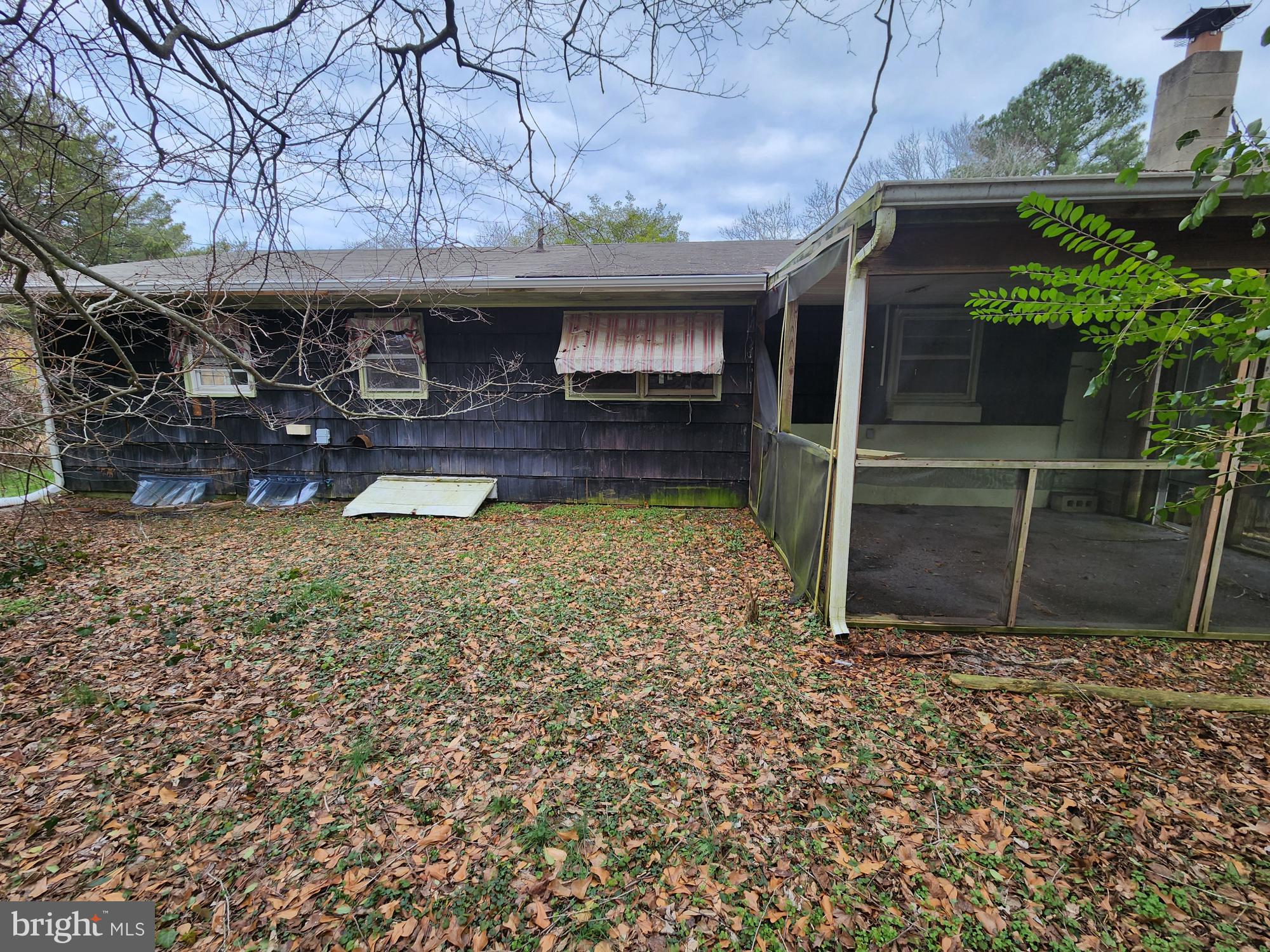218 POTOMAC AVENUE