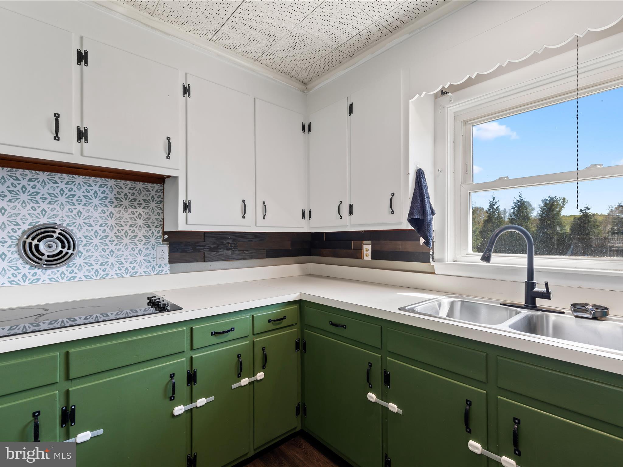 301 WOODCREST AVENUE