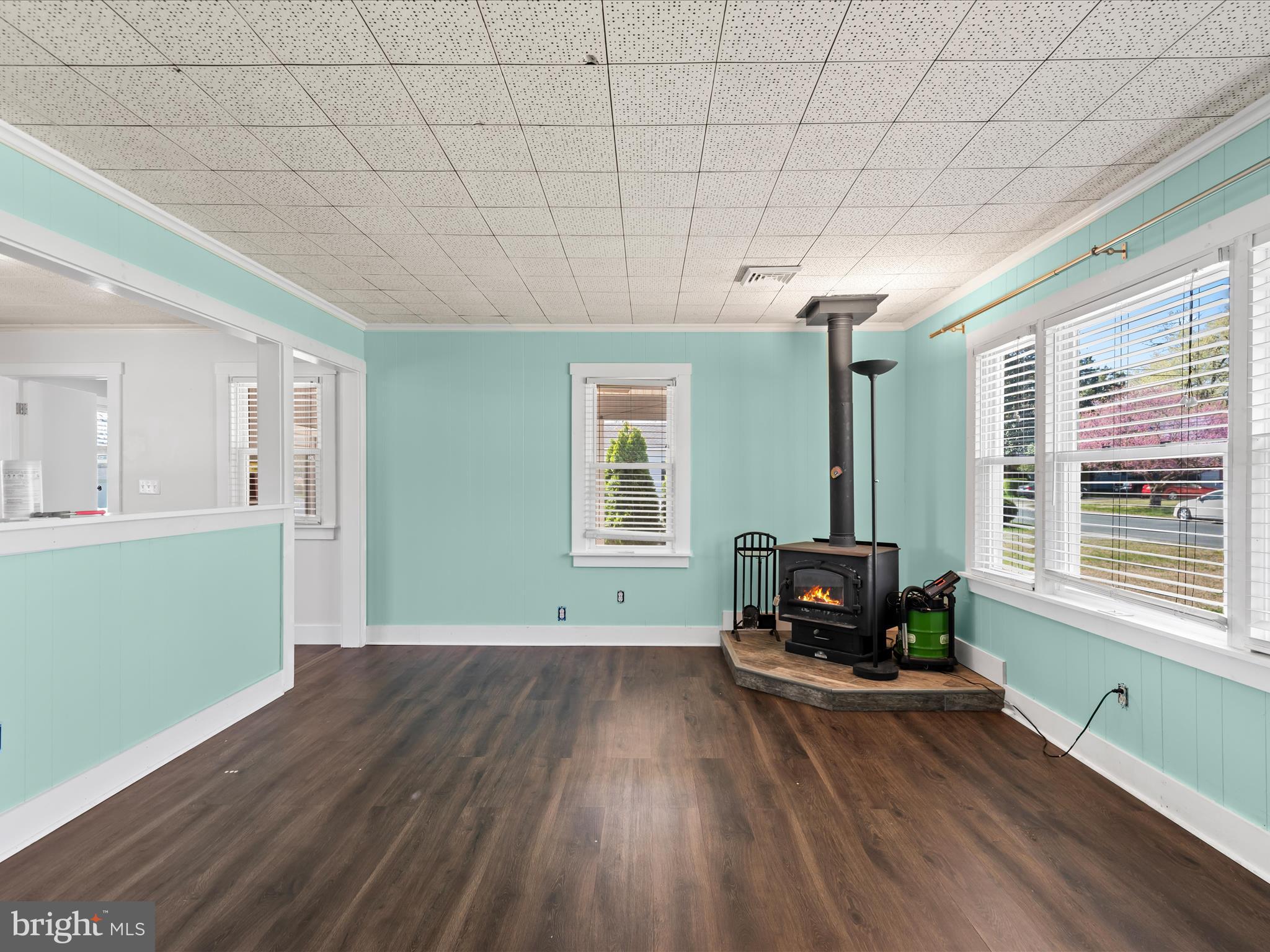 301 WOODCREST AVENUE