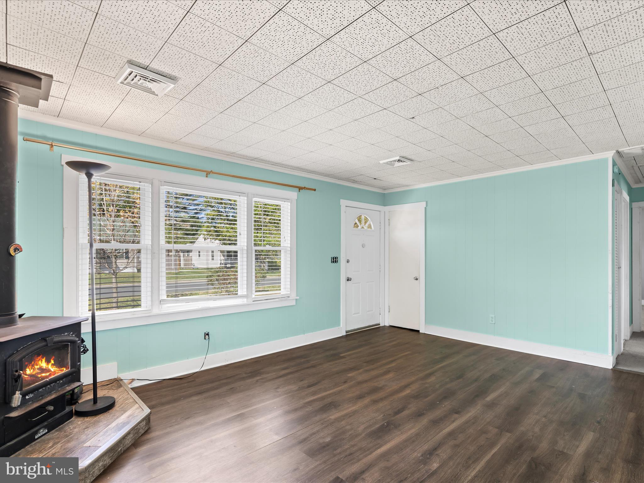 301 WOODCREST AVENUE