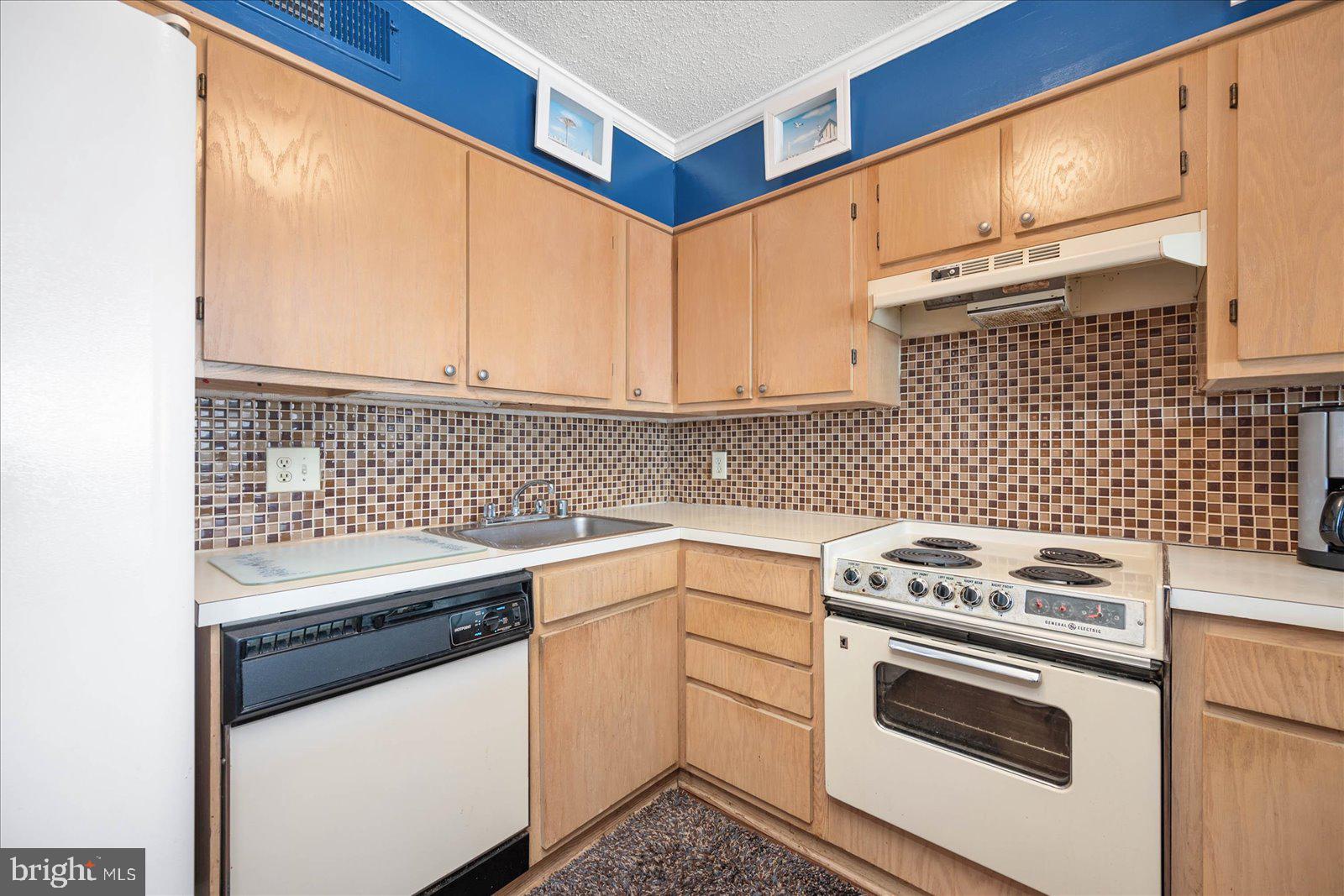 119 OLD LANDING ROAD 303G