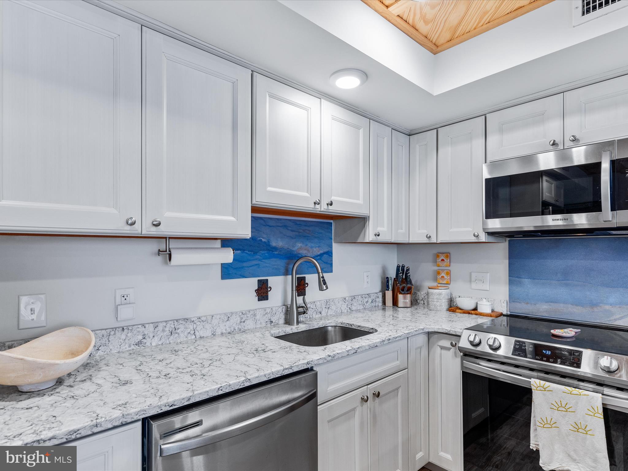 10900 COASTAL HIGHWAY 901