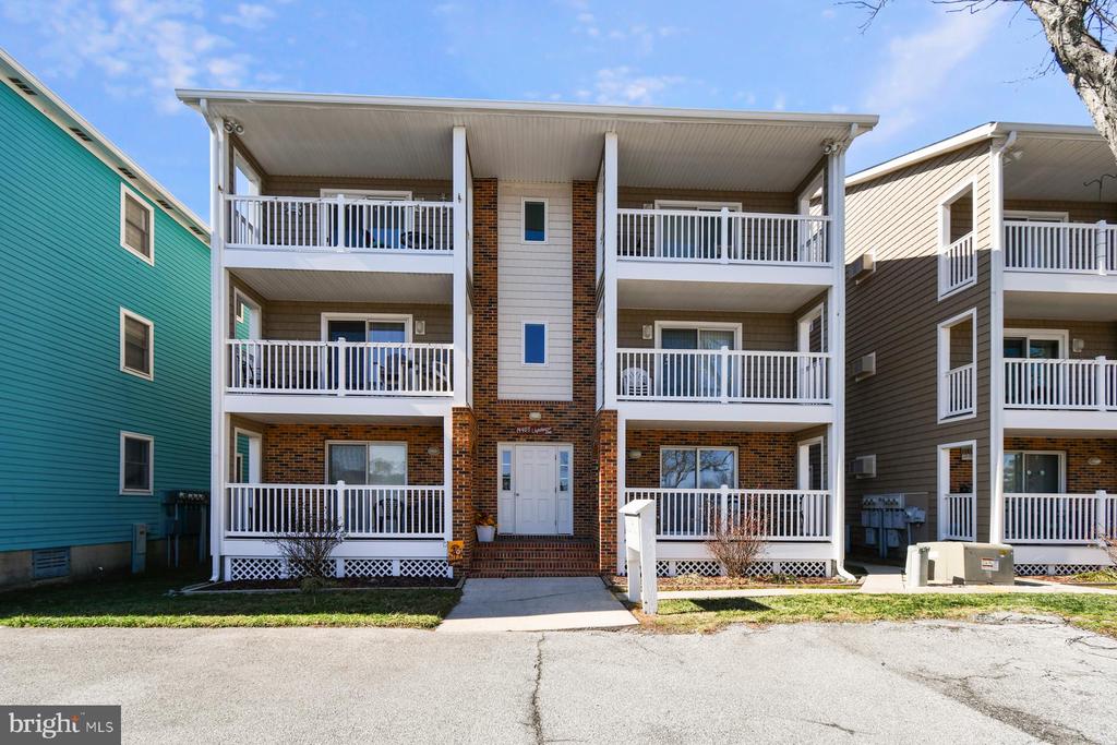14403 LIGHTHOUSE AVENUE 103