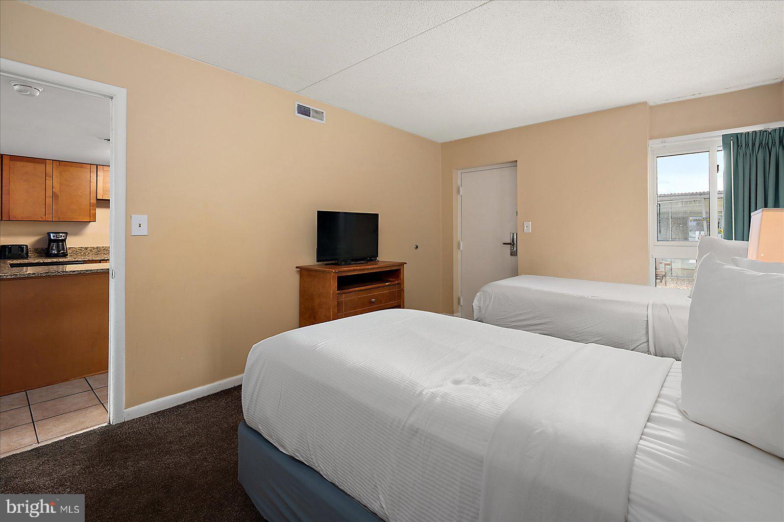 302 32ND STREET 103 BAY CLUB