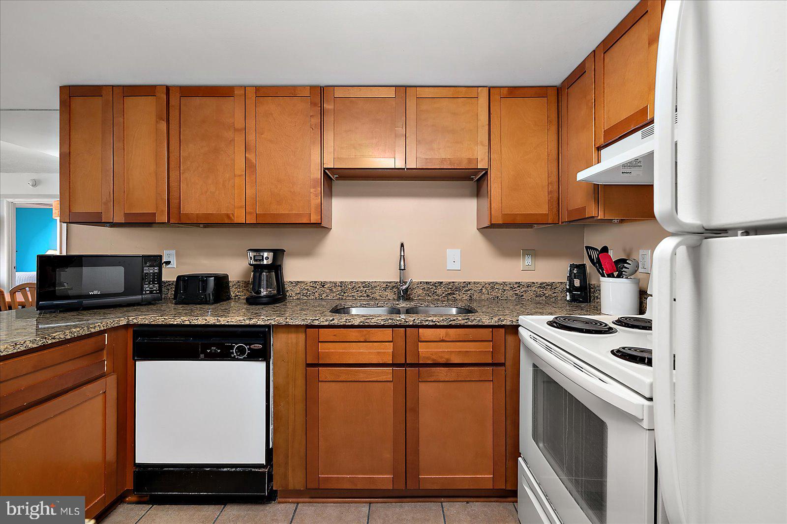 302 32ND STREET 103 BAY CLUB