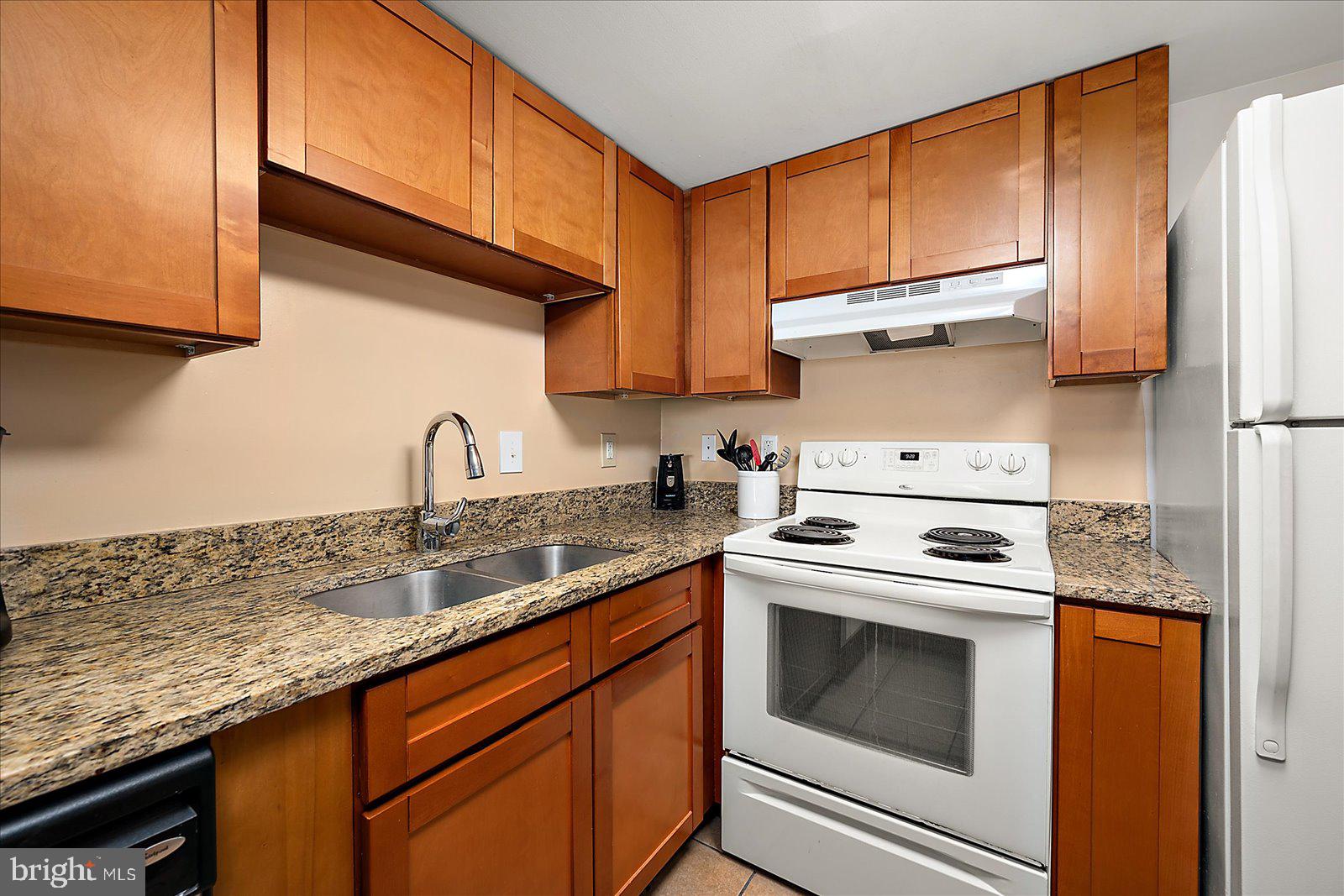 302 32ND STREET 103 BAY CLUB